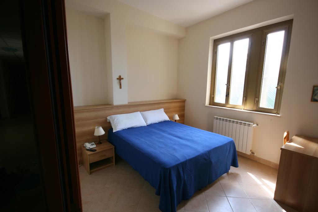 Parco Santa Rita Hotel Sacrofano Quarto foto